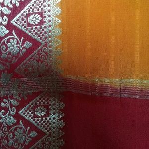 Sari: top/bottom.